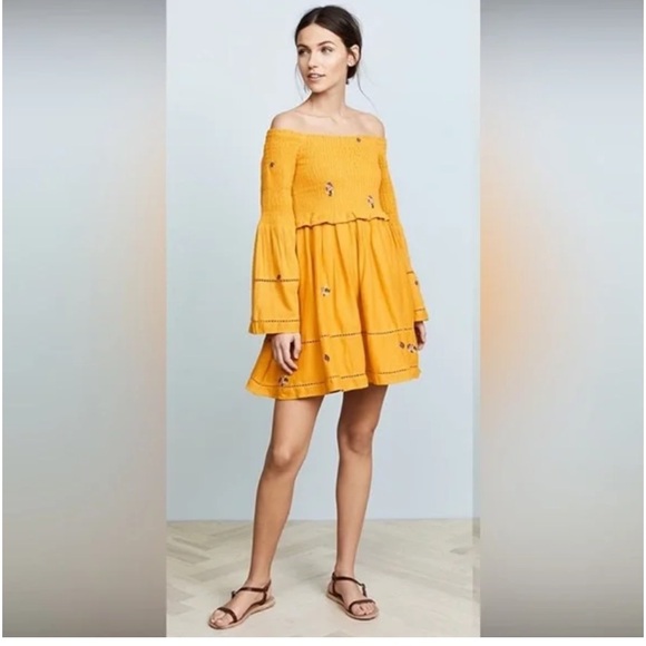 Free People Dresses & Skirts - Free People Counting Daisies yellow off shoulder mini boho dress small